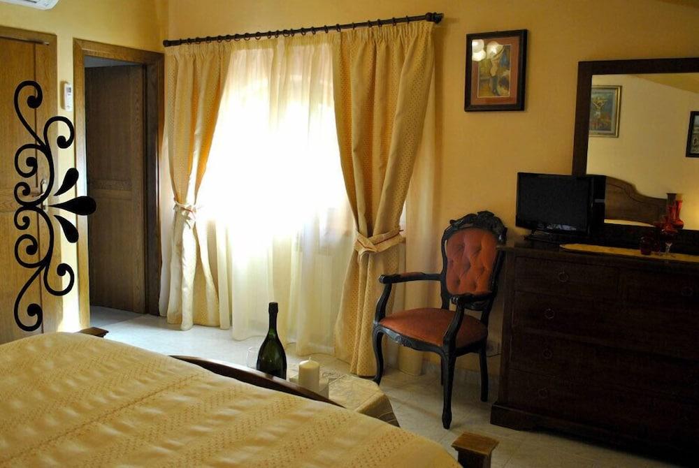 Hotel Villa San Giorgio Поджибонси Экстерьер фото