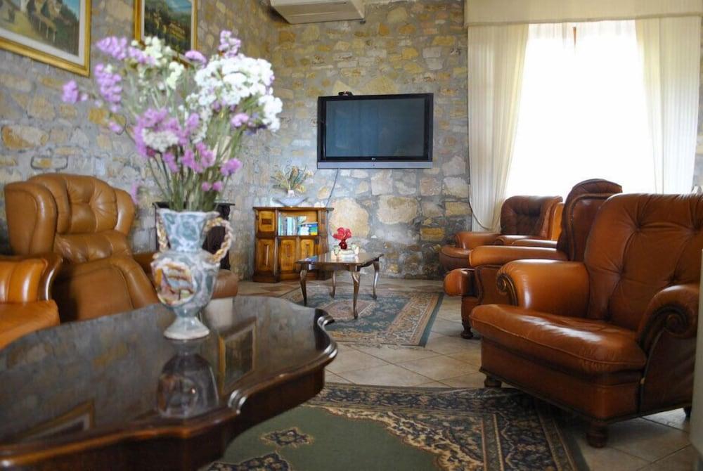 Hotel Villa San Giorgio Поджибонси Экстерьер фото